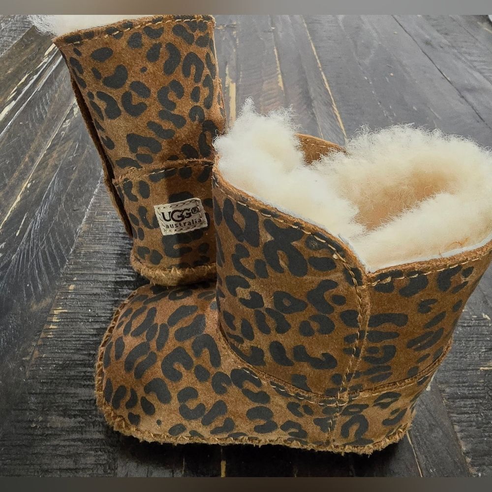 UGG Australia Brown Shearling Lined Booties Size 0/1 Infant Baby Girl